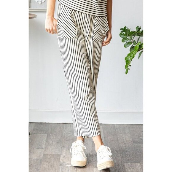 Stripe Texture Knit Front Pocket Long Pants - Picture 2 of 6